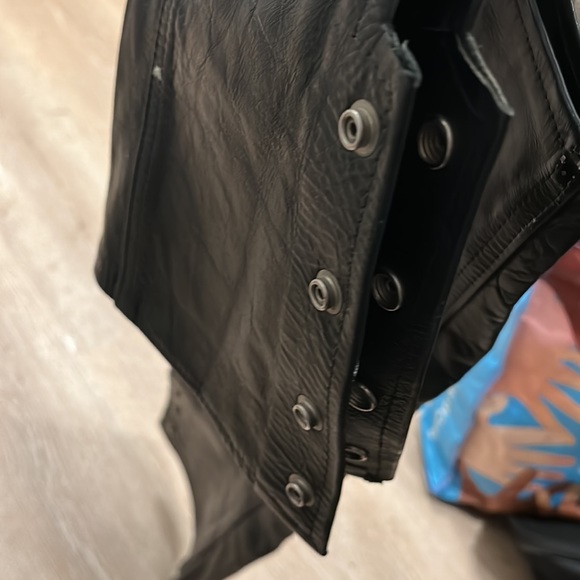 Woman’s leather chaps from reed sportsman of Detroit - Picture 6 of 6